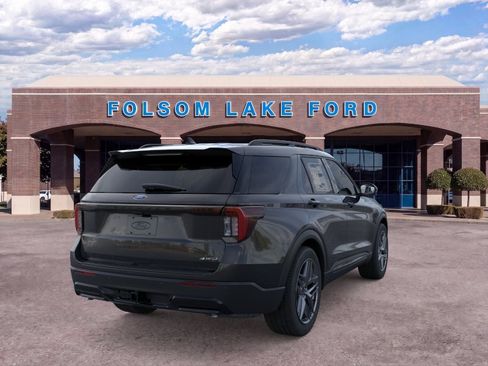 New 2026 Ford Explorer ST-Line w/ ST-Line Street Pack AWD/4WD image 8