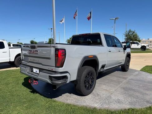 Used 2025 GMC Sierra 2500 AT4 w/ AT4 Premium Plus Package image 6