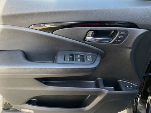 Used 2022 Honda Pilot Touring image 10