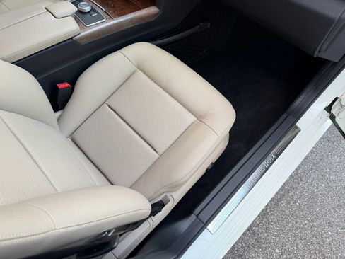 Used 2011 Mercedes-Benz E 350 Sedan image 64