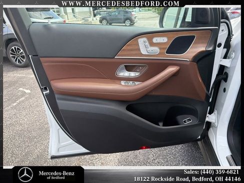 Used 2024 Mercedes-Benz GLE 350 4MATIC image 9