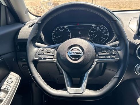 Used 2022 Nissan Sentra SV FWD image 14