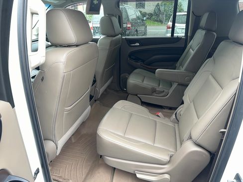Used 2018 Chevrolet Suburban Premier AWD/4WD image 11