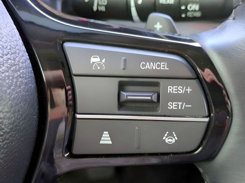 Used 2024 Honda Pilot Touring image 22