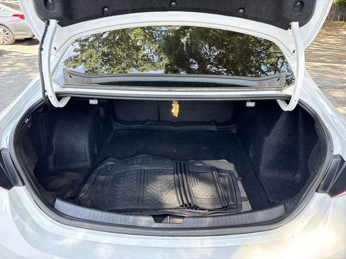 Used 2022 Chevrolet Malibu LT image 27