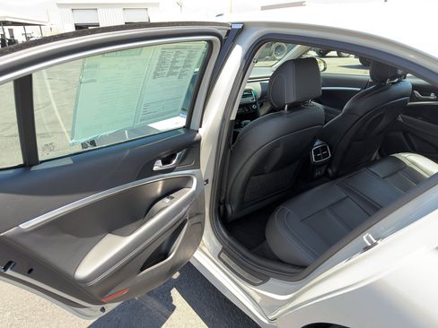Used 2026 Genesis G70 2.5T RWD image 12
