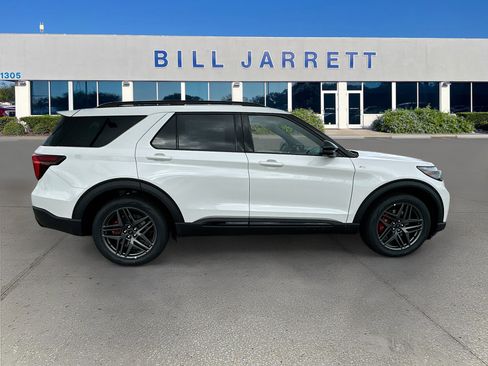 New 2026 Ford Explorer ST-Line RWD image 3