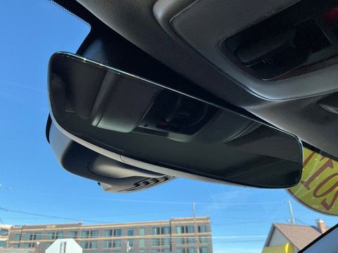 Used 2017 Volvo S60 T5 Inscription image 16