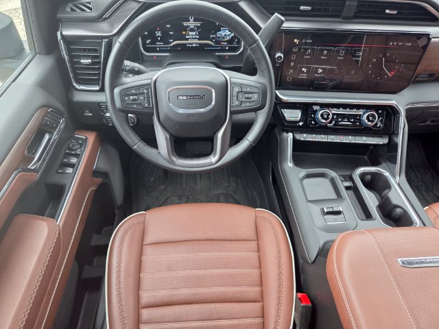 Used 2024 GMC Sierra 2500 Denali Ultimate AWD/4WD image 12