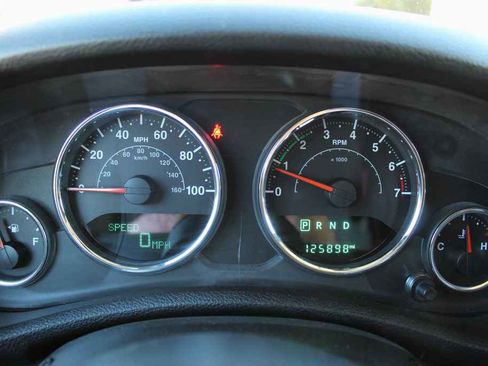 Used 2015 Jeep Wrangler Unlimited Sport image 11