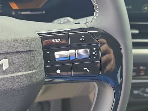 New 2027 Kia Carnival FWD image 31