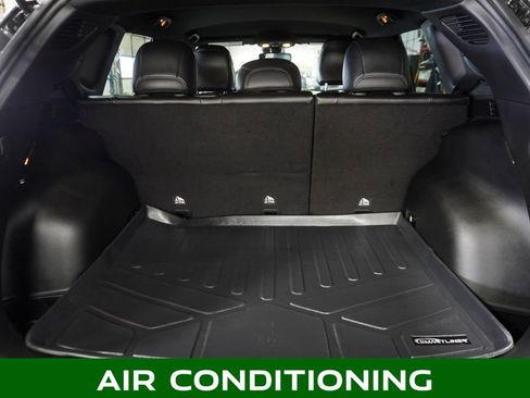 Used 2023 Jeep Compass Latitude image 5