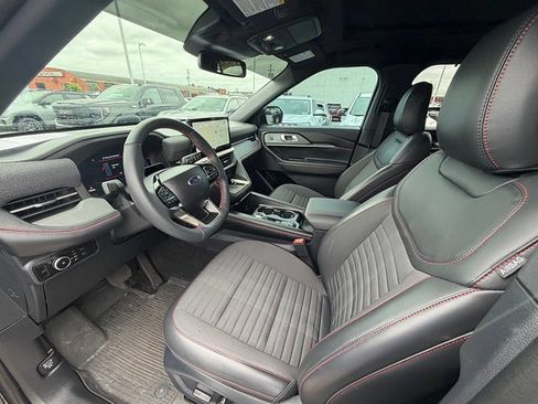 Used 2025 Ford Explorer ST-Line w/ Premium Package AWD/4WD image 39