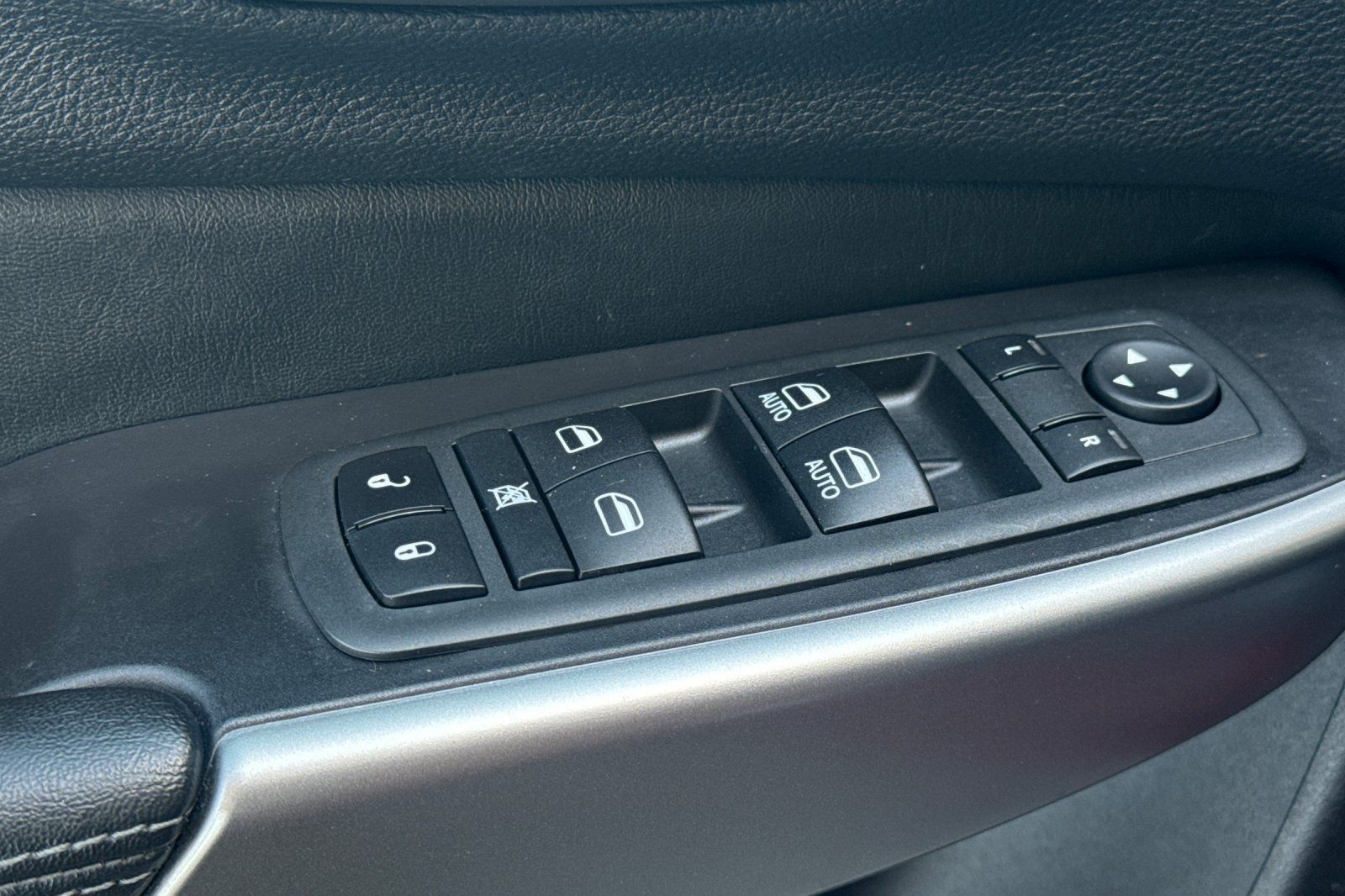 Used 2020 Jeep Cherokee High Altitude AWD/4WD image 12
