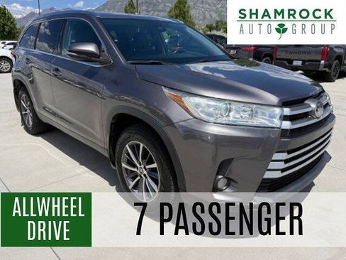 Used 2019 Toyota Highlander XLE AWD/4WD image 1