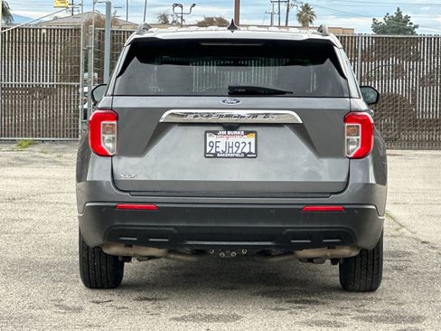 Certified 2022 Ford Explorer XLT image 5