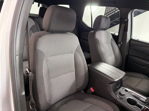 Used 2022 Chevrolet Traverse LT FWD image 26
