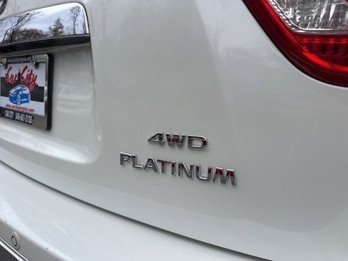 Used 2020 Nissan Pathfinder Platinum image 15