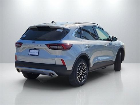 New 2025 Ford Escape SE image 4