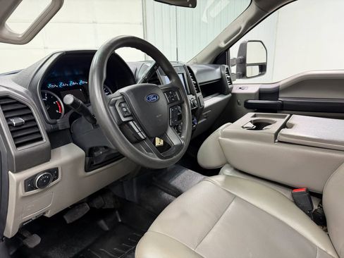 Used 2022 Ford F250 XL w/ Power Equipment Group AWD/4WD image 12