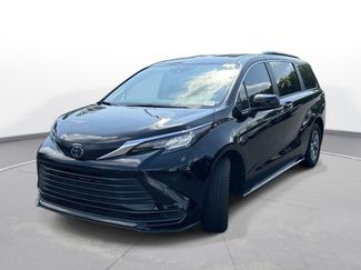 Used 2022 Toyota Sienna LE FWD video 2