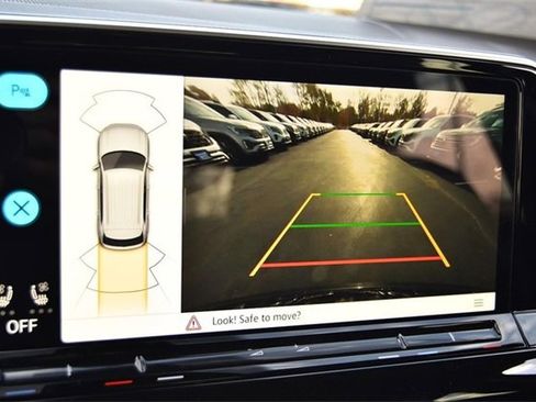 New 2026 Volkswagen Atlas Cross Sport SE image 13