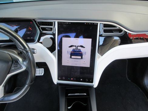 Used 2017 Tesla Model X P100D image 34