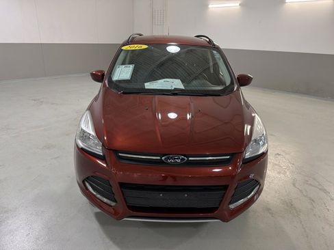Used 2016 Ford Escape SE w/ Equipment Group 201A FWD image 3
