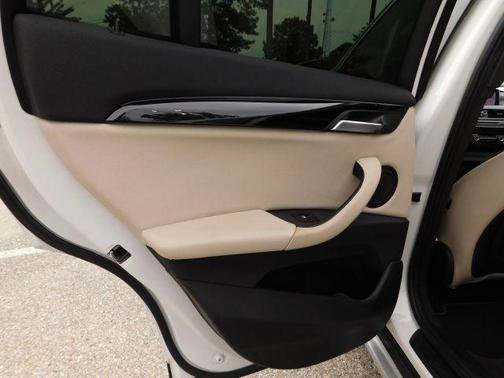 Used 2021 BMW X1 sDrive28i w/ Convenience Package FWD image 12