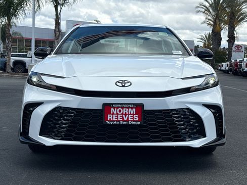 New 2026 Toyota Camry Hybrid FWD image 6
