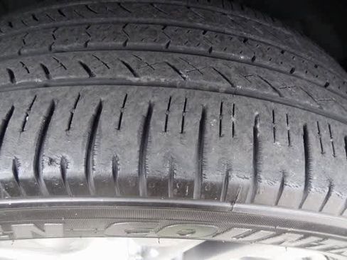 Used 2023 Toyota RAV4 XLE Premium image 17