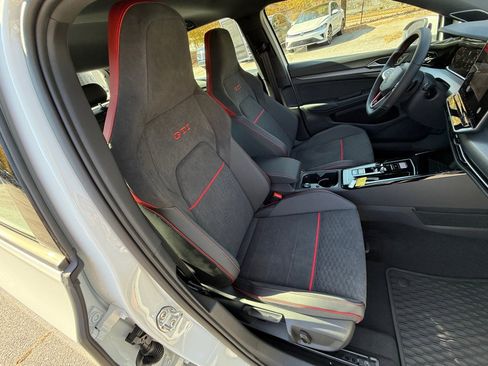 New 2026 Volkswagen Golf SE image 28