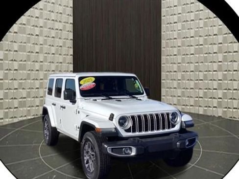 Certified 2025 Jeep Wrangler Sahara w/ Technology Group image 1