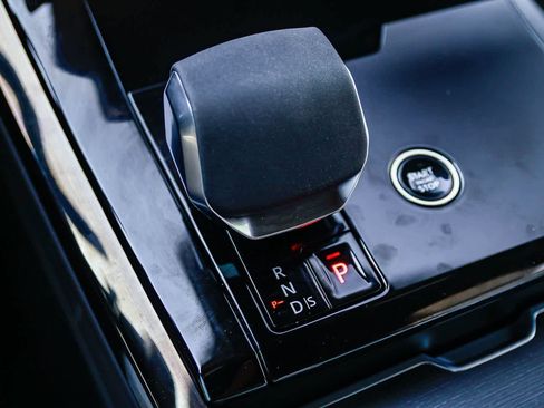 Used 2024 Land Rover Range Rover Sport SE image 24