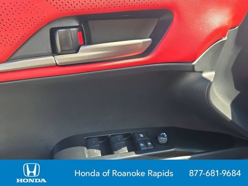 Used 2025 Toyota Camry XSE FWD image 11