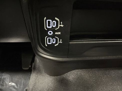 Used 2024 RAM 2500 Tradesman w/ Chrome Appearance Group image 22