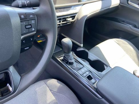 Used 2025 Toyota Camry LE FWD image 21