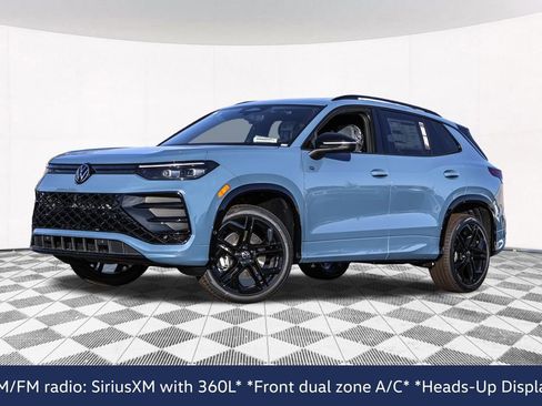 New 2026 Volkswagen Tiguan SE R-Line image 2