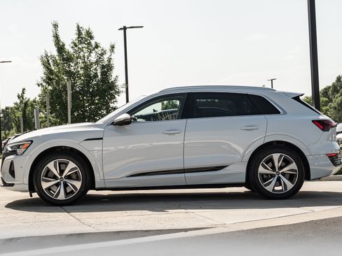 Certified 2024 Audi Q8 e-tron Premium Plus w/ Premium Plus Package AWD/4WD image 7