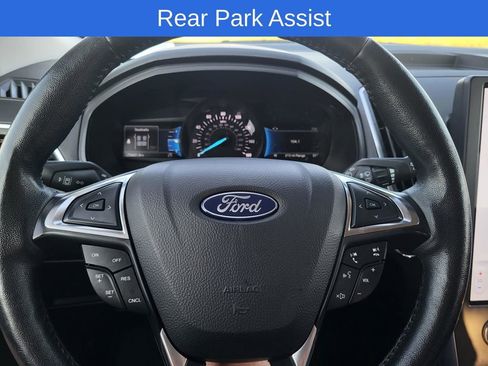 Used 2022 Ford Edge Titanium image 17