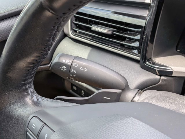 Used 2025 Toyota Camry XSE FWD image 30