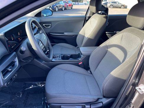 Used 2025 Kia K4 LXS image 35