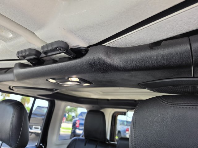 Used 2021 Jeep Wrangler Unlimited Sahara AWD/4WD image 27