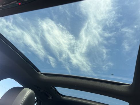 Used 2021 Mercedes-Benz GLC 300 4MATIC image 28