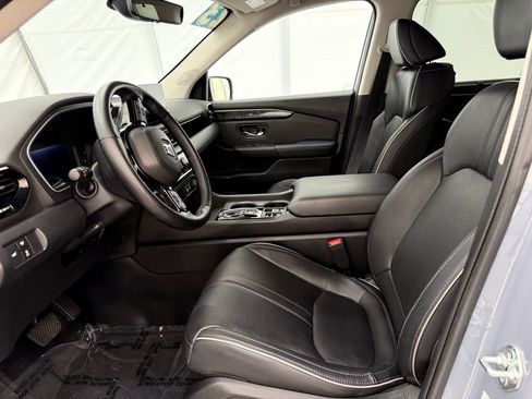 Used 2023 Honda Pilot Elite image 12