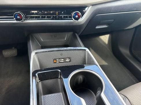 Used 2025 Chevrolet Equinox LT w/ Convenience Package II FWD image 15