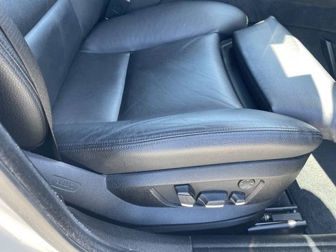 Used 2013 BMW 528i xDrive Sedan AWD/4WD image 19