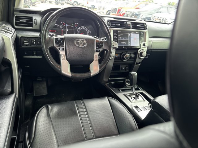 Used 2020 Toyota 4Runner SR5 AWD/4WD image 17