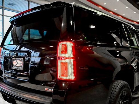 Used 2020 Chevrolet Suburban LT image 11