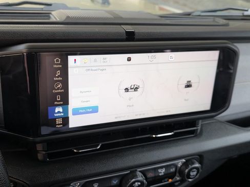 Used 2025 Jeep Wrangler Sport image 18